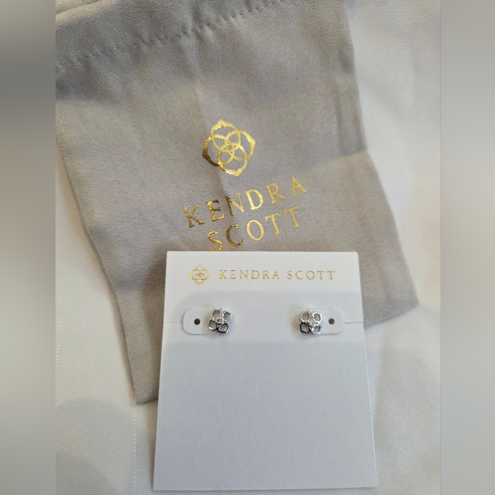 Kendra Scott Rue Silver Stud Earrings